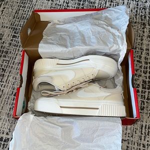 NWT Nike Court Legacy Lift in Pearl White/Sail